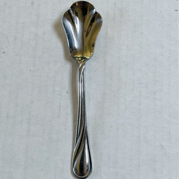 Pfaltzgraff Gleenbrook Stainless Flatware Sugar Spoon Scallop Stainless - Picture 1 of 6